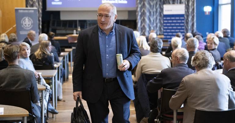 Khodorkovsky LIVE na lista russa de "agentes estrangeiros"