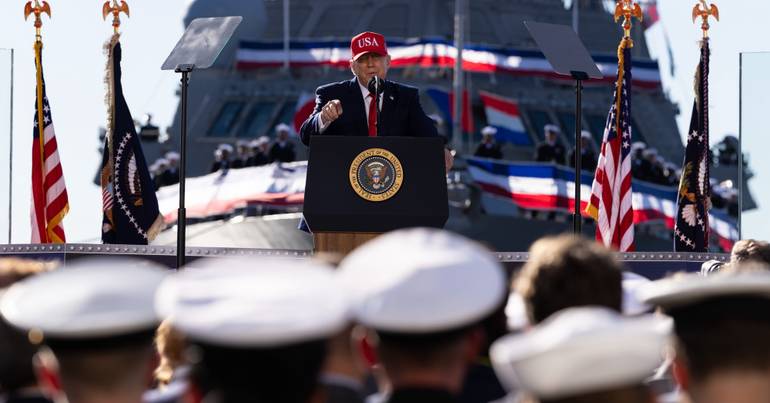 Trump anuncia plano para expandir fabrico de submarinos