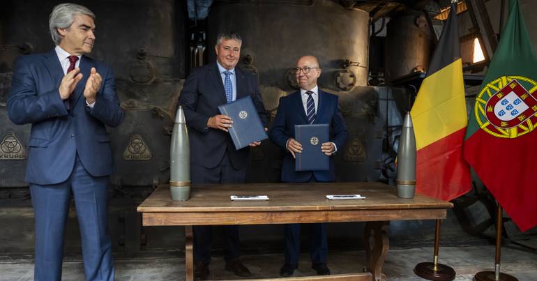 Portugal assina acordo com Bélgica para fábrica de munições
