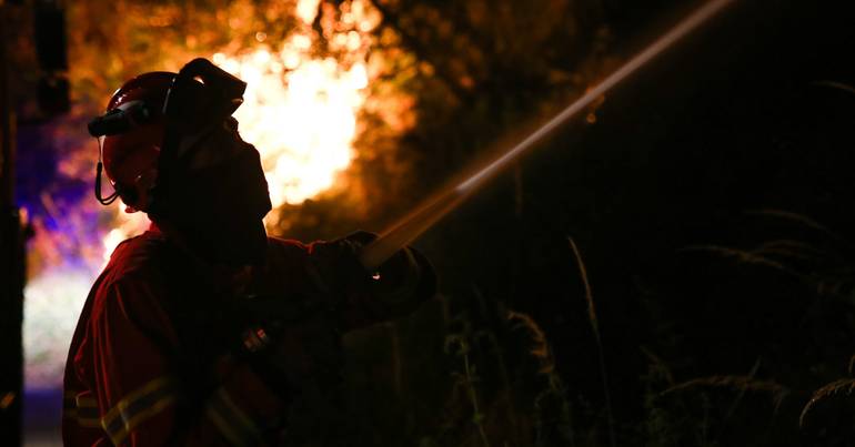 Bombeira gravemente ferida em fogo em Resende