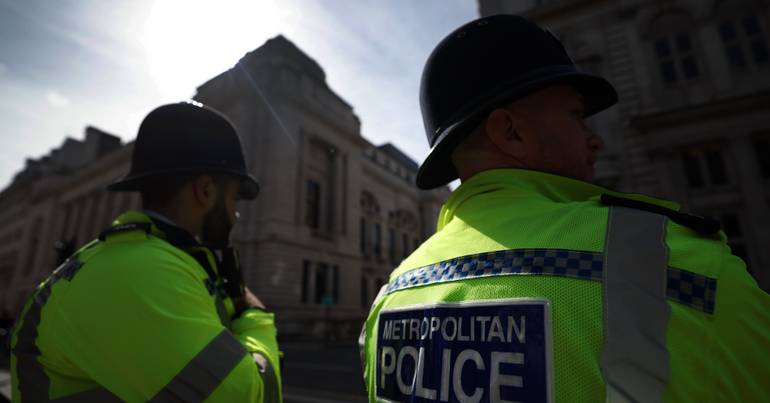 Polícia britânica evacua casas perto de base usada pelos EUA