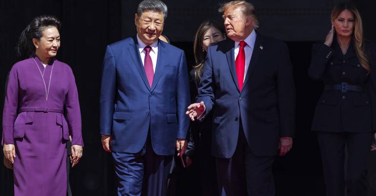 Anzóis e camelos. Os chamativos cortes de tarifas EUA-China