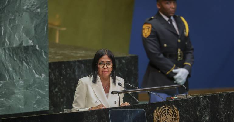 Presidente da Venezuela promete eleições no "momento certo"