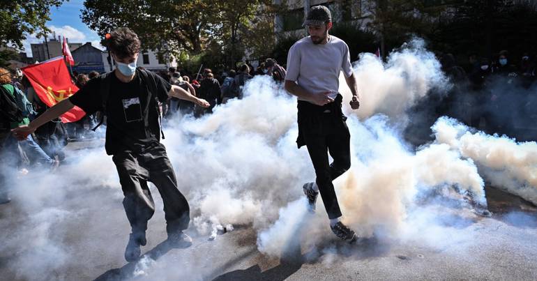 Quase 2.000 detidos nos protestos estudantis franceses