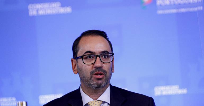 PS quer saber se há mais acordos do Governo com o Chega