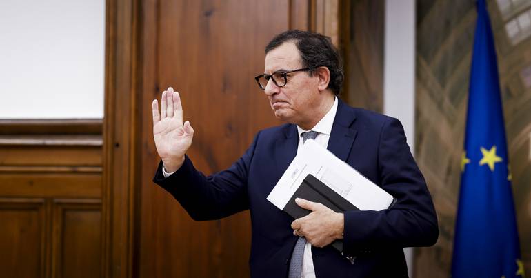 Governo rejeita "quebrar contas certas" para dar mais apoios