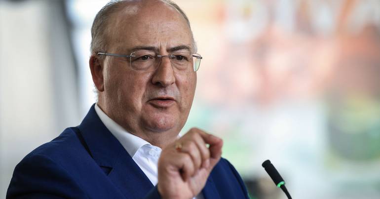 40 milhões para agricultores sob pressão
