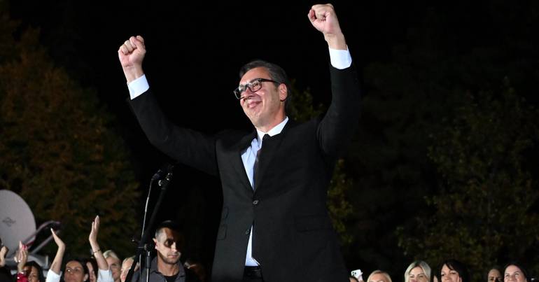 Sérvia. Demite-se presidente Aleksandar Vucic