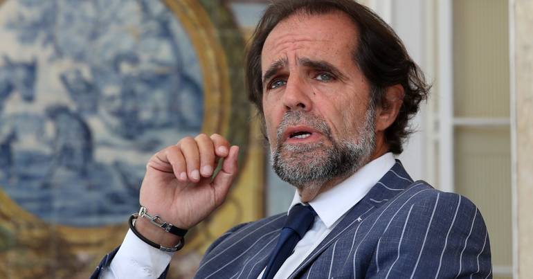 Albuquerque sai de reunião com Montenegro satisfeito