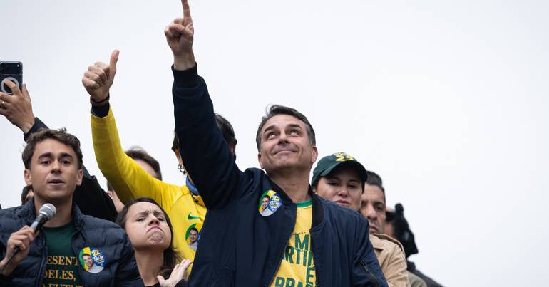 Flávio Bolsonaro: "Brasil fará parte do Escudo das Américas"