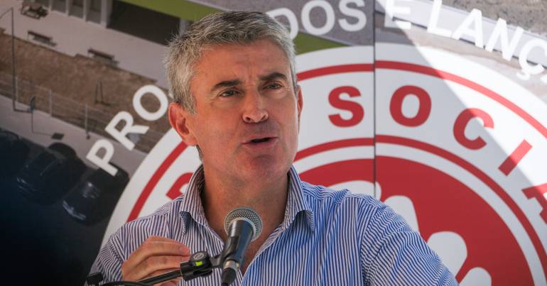 Carneiro acusa Governo de querer "liberalizar desalojamento"