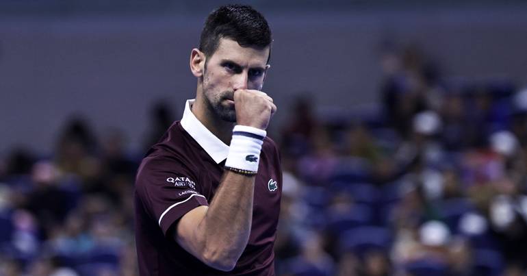 Djokovic protagoniza reviravolta diante de Zverev