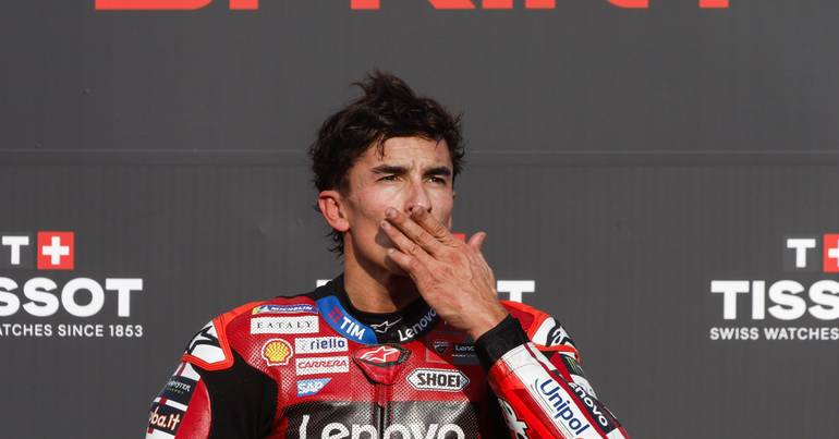 Marc Márquez vence sprint e aproxima-se de Jorge Martín