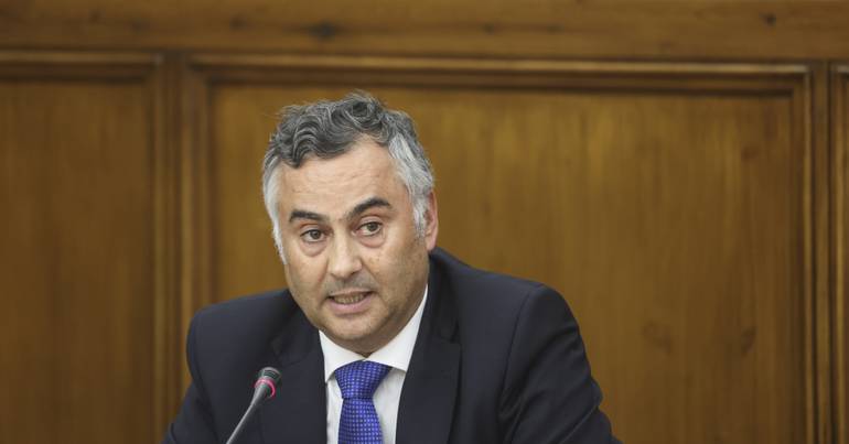 PISA: ministro responsabiliza redes sociais e governos PS