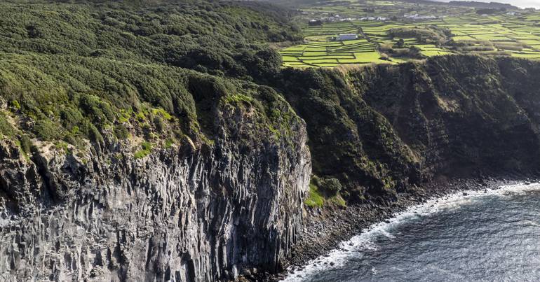 Sismo de magnitude 2,7 sentido na ilha Terceira