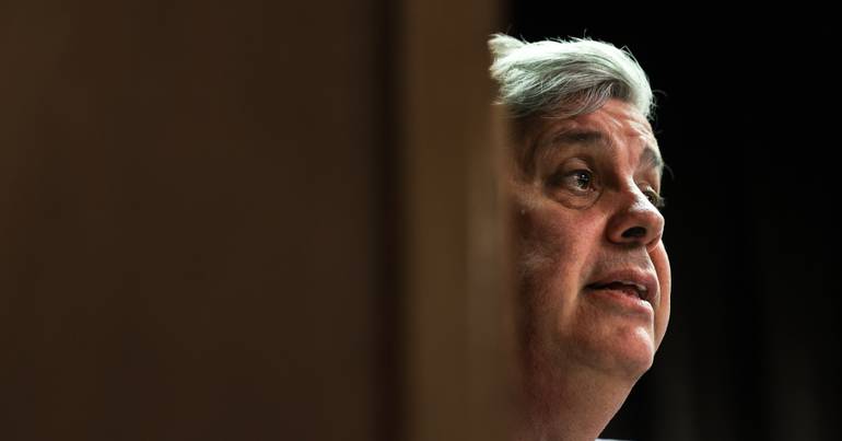 Centeno reforça alternativa. PS vê “livre pensador”