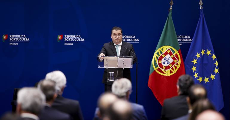 Excedente do Estado cai para 249,3 milhões até agosto