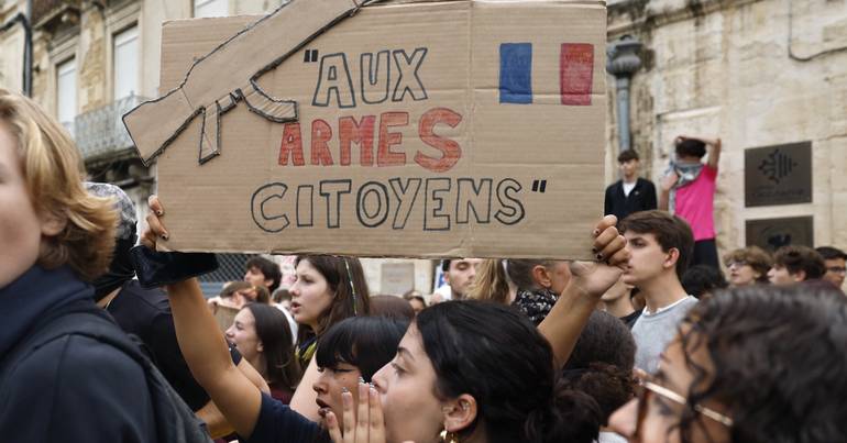 Mais de 400 escolas afetadas por protestos em França