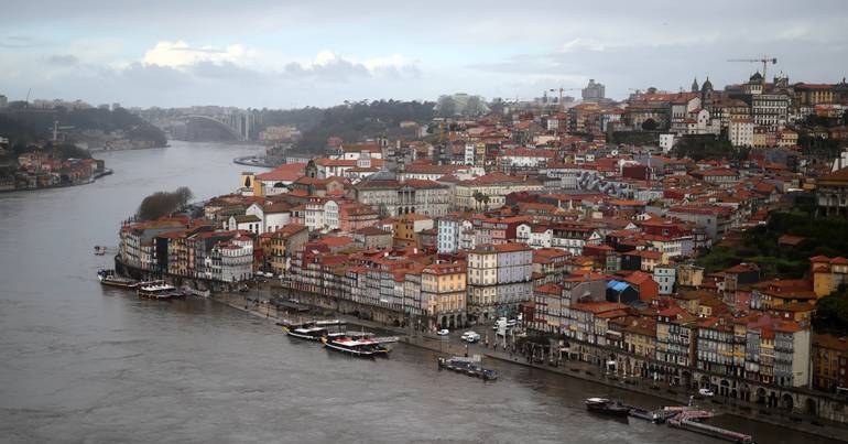 204 casas: Câmara espera resposta do Instituto de Habitação