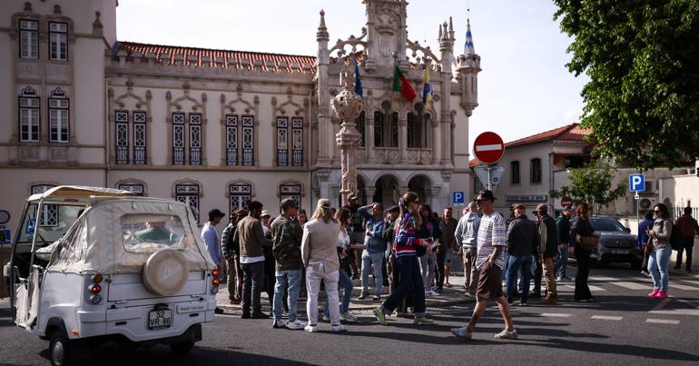 Sintra. Trabalhadores concentram-se terça frente à câmara