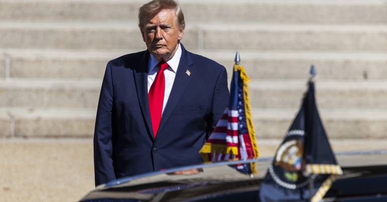 Trump usa dependência da UE para impor libertação de barris