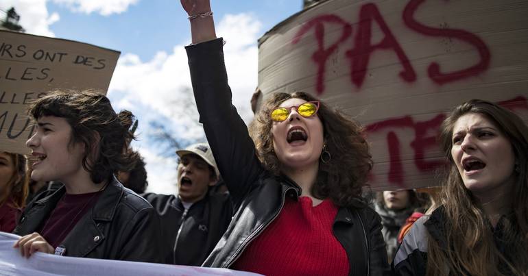 164 detidos nos protestos em liceus de Paris