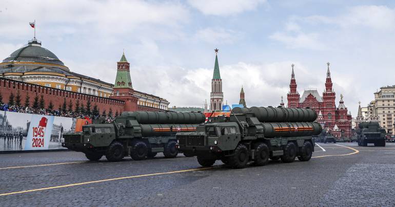 Rússia admite transferência de sistemas antiaéreos russos