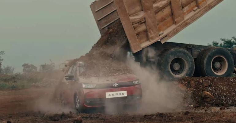 Dono da Jaguar enterrou carro sob 20 ton de terra. Veja como