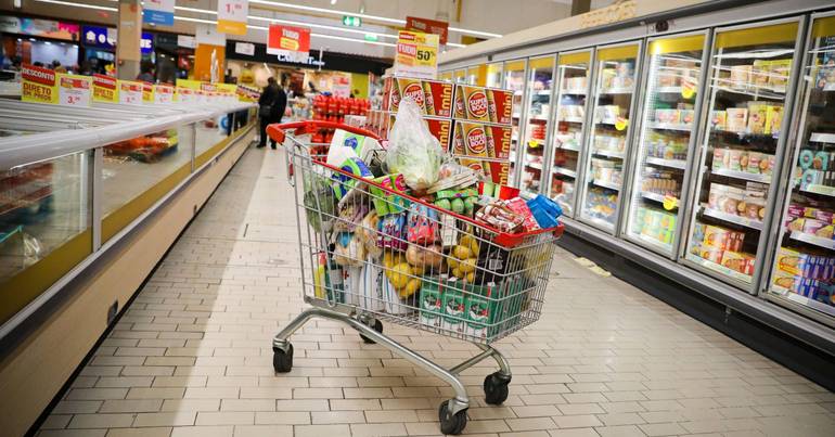 Cabaz alimentar volta a subir para 255,56 euros