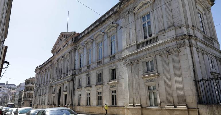 Coimbra. Falta de oficiais de justiça pode agravar-se
