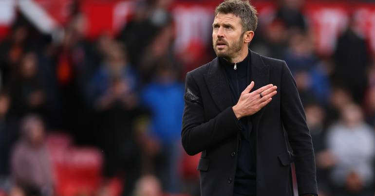 Está a tremer, mas ainda não caiu: United segura Carrick