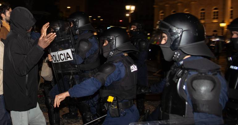 PSP publica vídeo onde mostra agressões de manifestantes