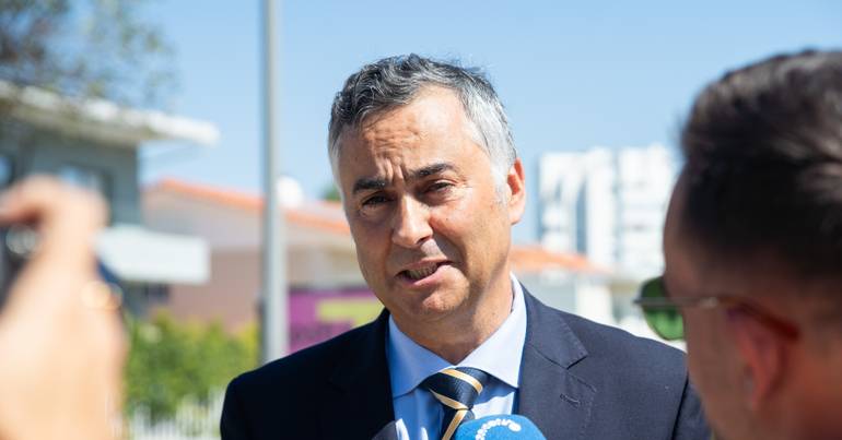 54 alunos aguardam colocação nas escolas, diz ministro