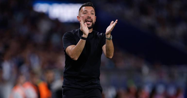 FC Porto empata com Betis ao intervalo sem golos 100% vitorioso na Liga mas com uma derrota na Champions diante do City, FC Porto procura o primeiro triunfo na prova frente ao Betis no La Cartuja, onde ganhou Taça UEFA de 2003. Siga aqui em direto.
