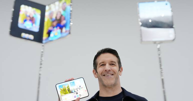 Apple vai trocar iPhone Duo com problemas no ecrã