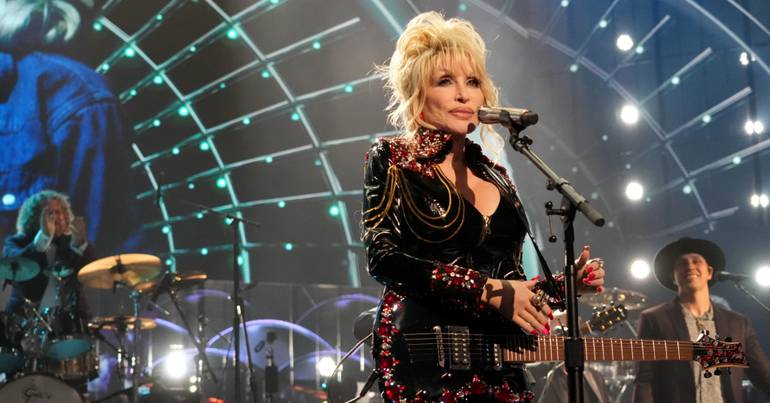 Manager de Dolly Parton em litígio com sobrinho da artista