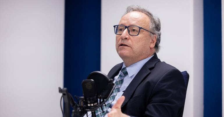 Assis diz que deputados do PS nas manifestações é "absurdo"