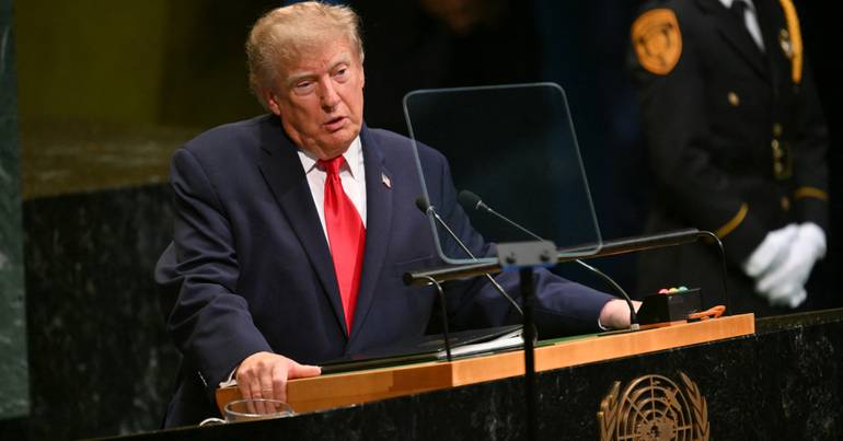 "Superinteligência." Trump anuncia mudança de nome da IA