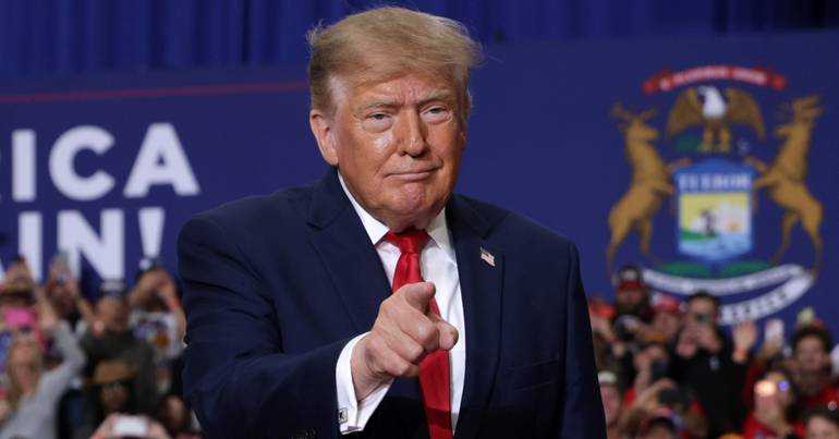 Intercalares. Trump chama "jihadista" a Abdul El-Sayed