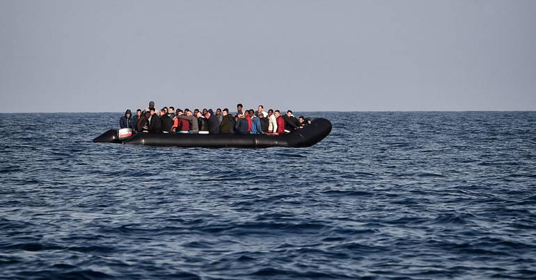 "Stella": o álbum que fala de refugiados e totalitarismos