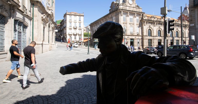 Estátua do Ardina restaurada após construção da Linha Rosa do Metro do Porto - Vimarsana News