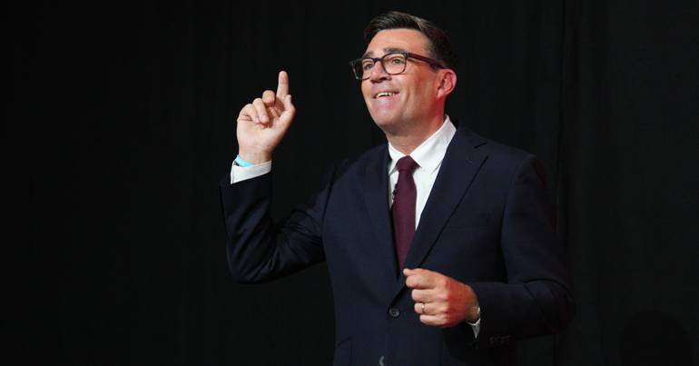 Burnham abre a porta ao regresso à UE e critica Brexit