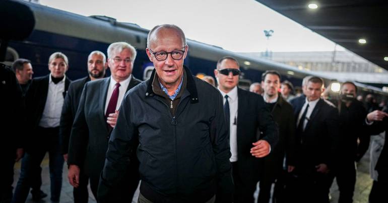 Chanceler alemão faz visita surpresa à Ucrânia