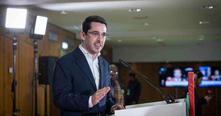 PS ataca Governo, mas afasta-se do Chega na crise