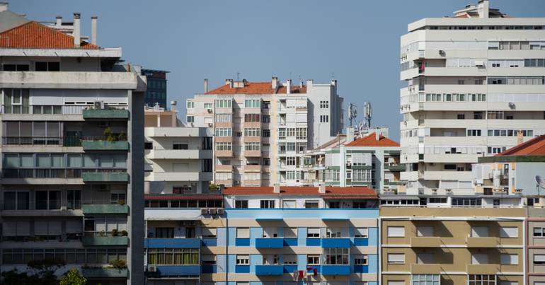 Mais de metade do crédito à habitação tem intermediários