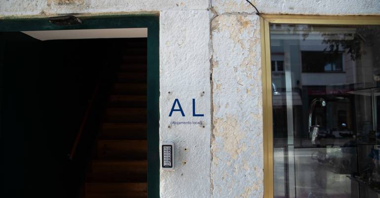 AML exige ao Governo regras claras sobre sobrelotação