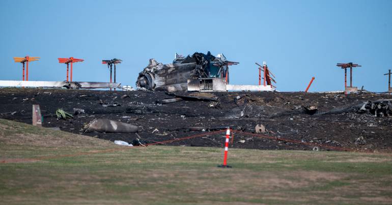 F-16 norte-americano despenha-se numa base em Eifel