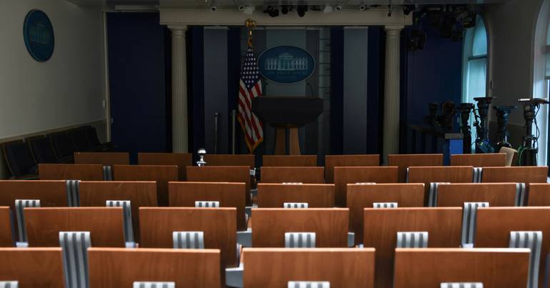 Juiz obriga Trump a readmitir CNN e Politico na Casa Branca
