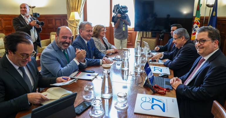 OE2027: excedente de 0,2% e margem mínima