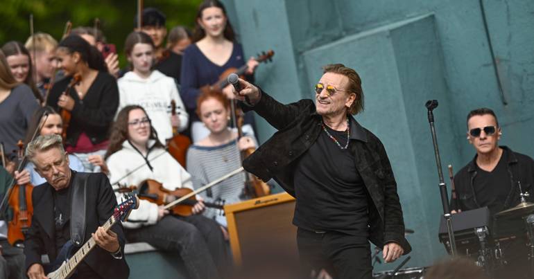 U2 celebram 50 anos com concertos surpresa em Dublin